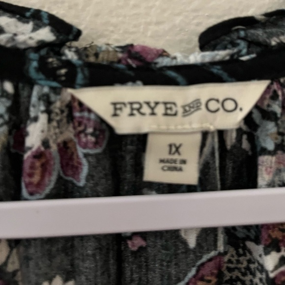 Frye And Co Black Floral Short Sleeve Blouse 1X - Picture 5 of 7